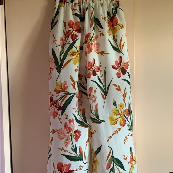 FLORAL PANTS 🤍 - Picture 2 of 6